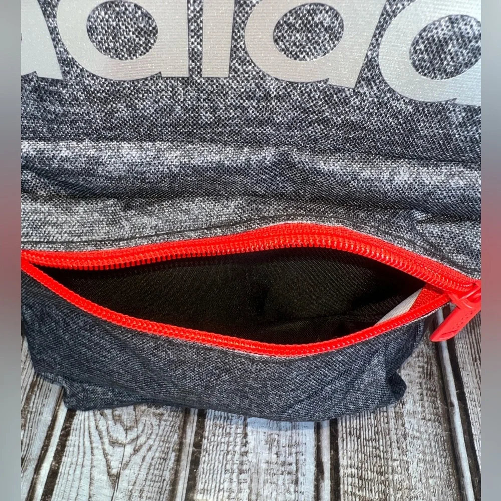 Adidas Insulated Lunch Bag Front Zip Pocket,‎ Clip Handle Dark Gray & Red NEW!